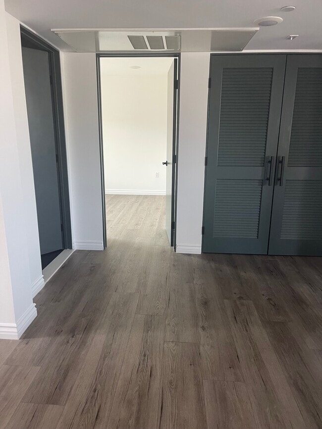 Photo - 5731 Lexington Ave Unit 303