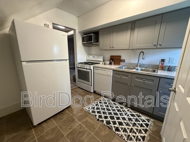 213 E 14th Ave