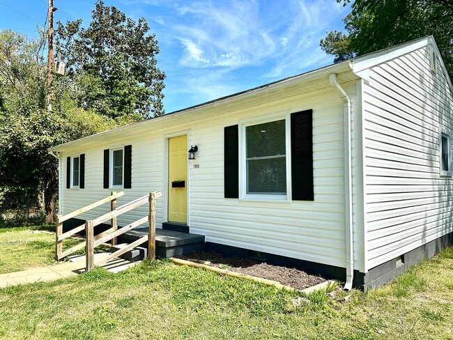 Photo - 1005 Glenburnie Rd