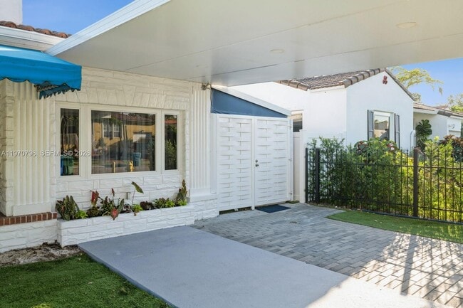 Photo - 1880 SW 15th St Unit 1