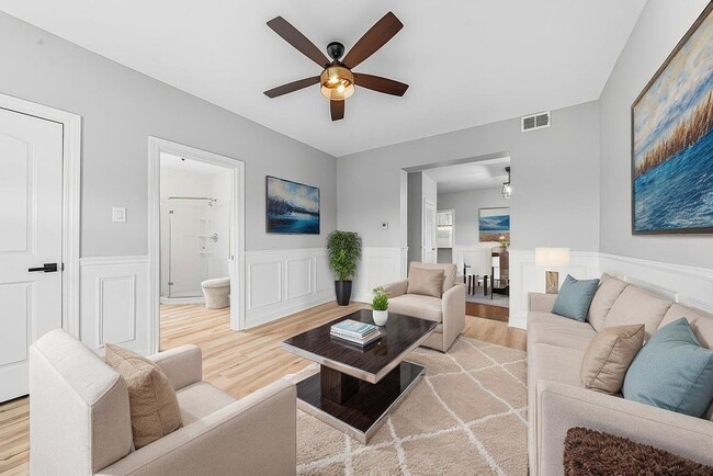 Photo - 2823 Broadway St