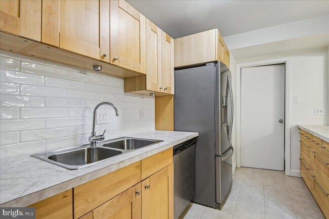 28 Melken Ct