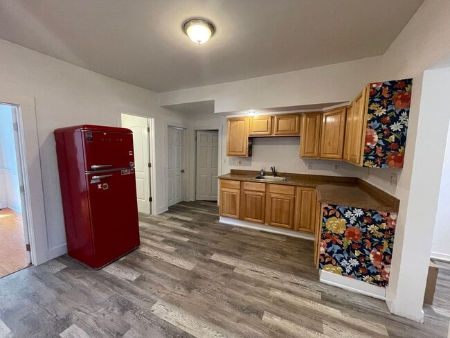 Building Photo - 129-131 E Quincy St Unit 129 Rental