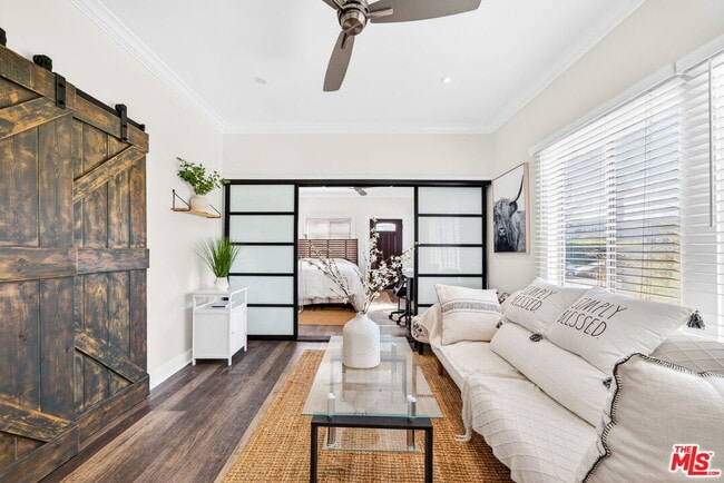 Photo - 5919 Lexington Ave