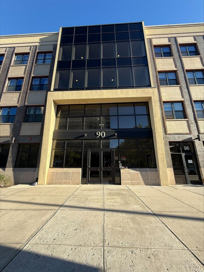 Building Photo - 90 CLINTON Ave Unit 404