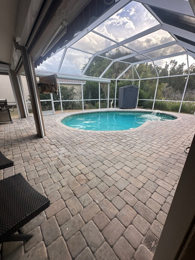 Building Photo - 8960 Huntington Pointe Dr