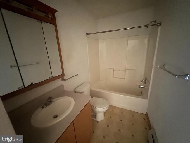 Photo - 131 Smith St Unit B5
