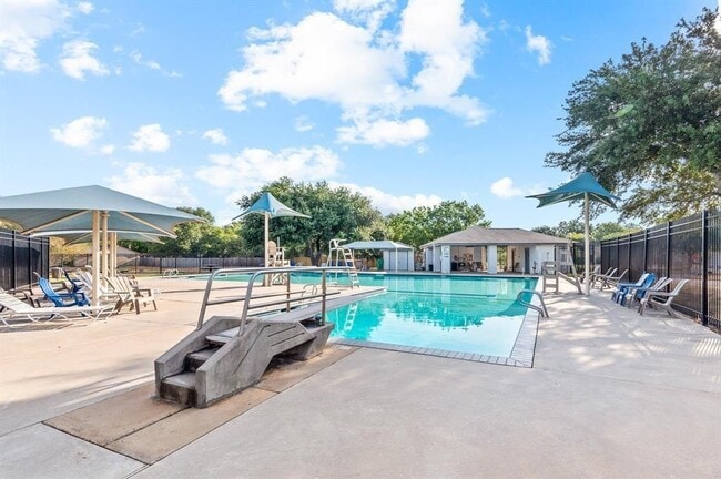 Photo - 3006 Sherborne St