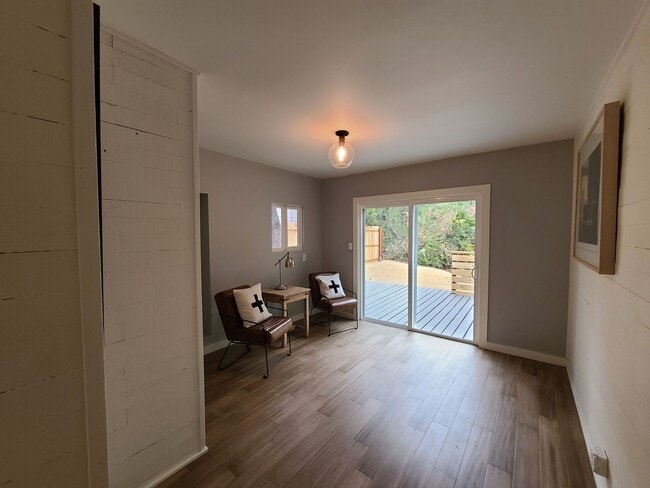 Building Photo - 1324 Johnson Ave Unit #A