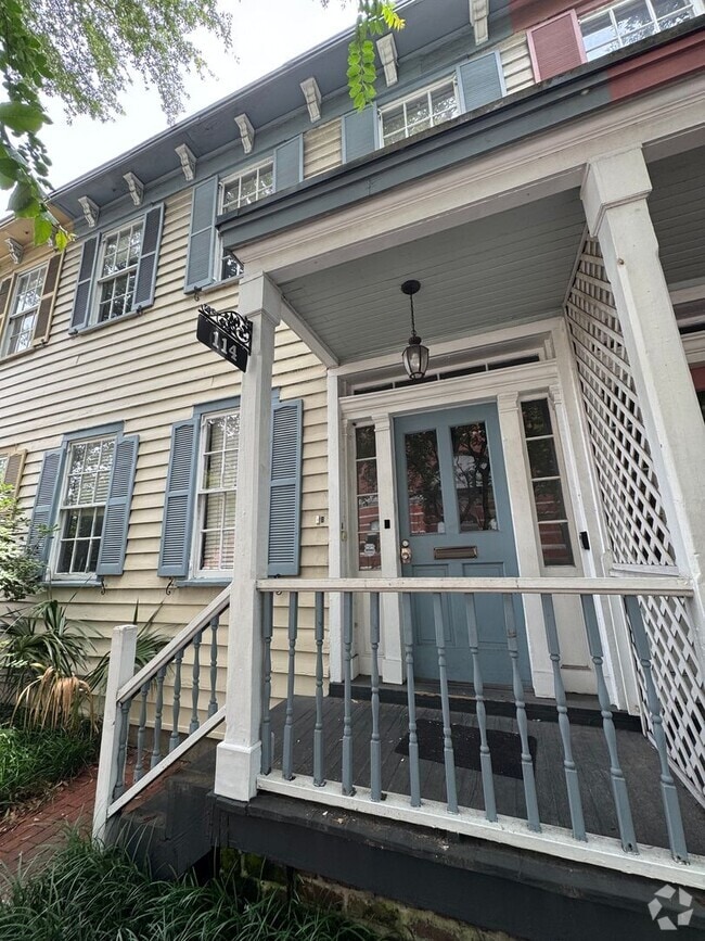 Building Photo - ~APPLICATION PENDING!~ HENRY STREET- ACROS... Rental