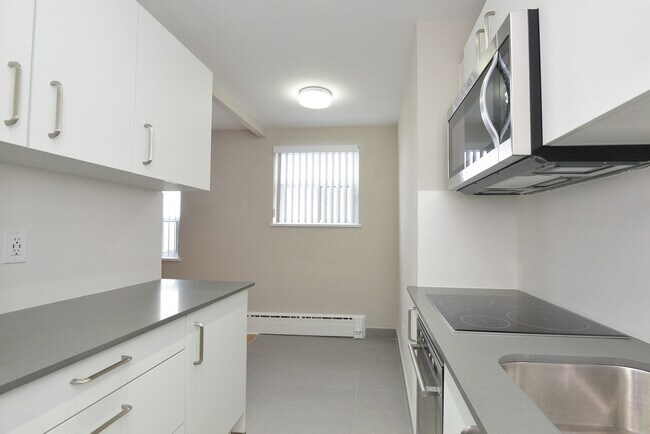 Photo - 1420 Kingston Rd