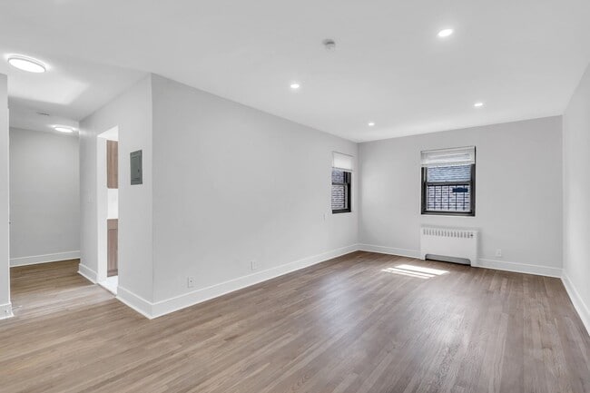 Photo - Palisades Manor Apartments – Modern Living...