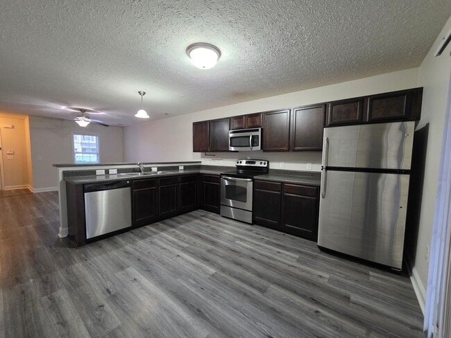 Photo - 521 Cider Hill Rd