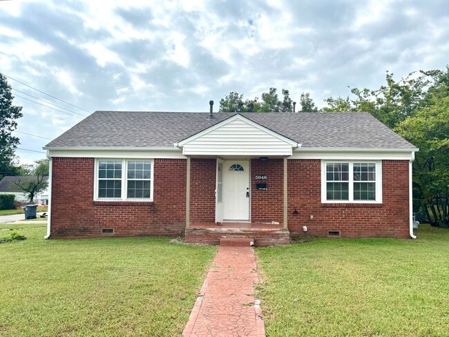 Building Photo - Newly Updated 2-bedroom, 1-bathroom Home