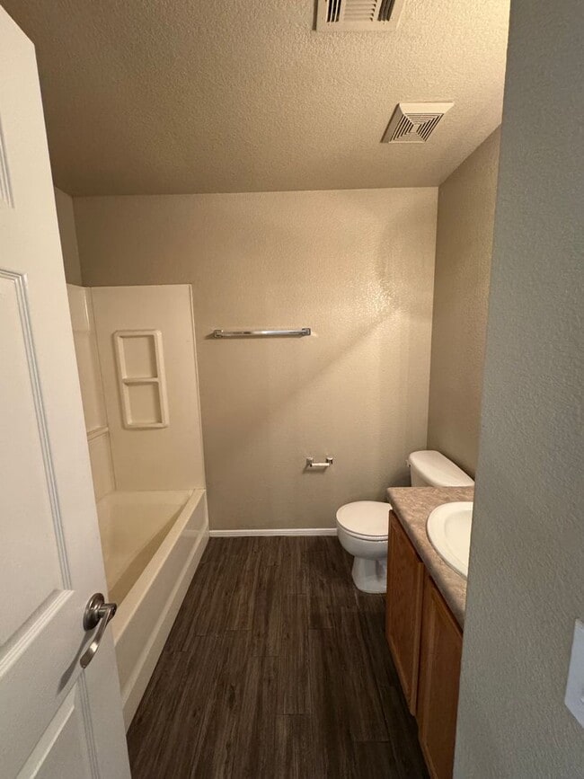 Photo - *$500 off first months rent?Beautiful 3 Be...