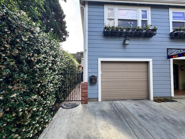 Building Photo - 1617 Lucile Ave Unit A