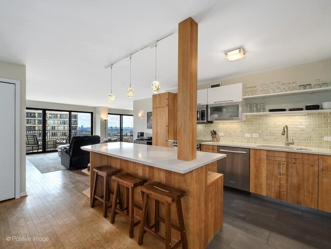 Photo - 2020 N Lincoln Park W Unidad 28KL