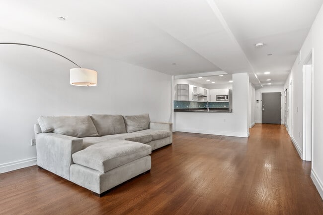 Photo - 257 W 117th St