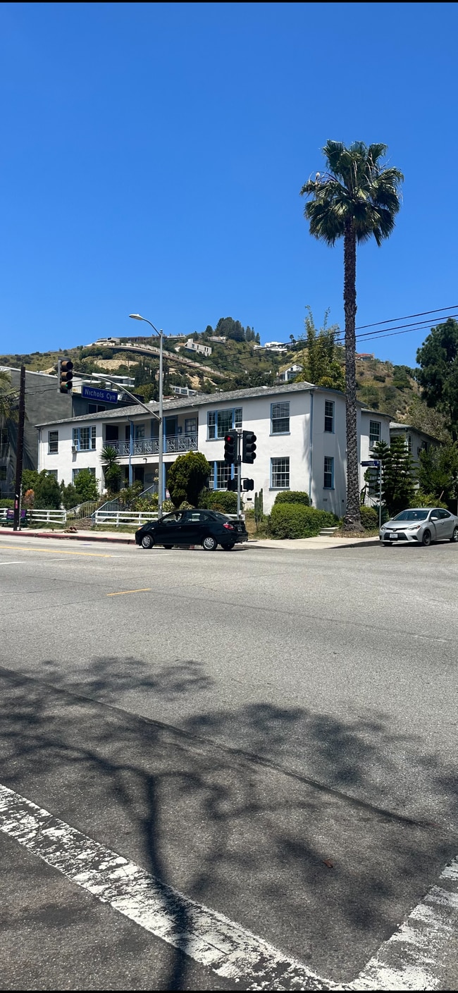 Photo - 1701 Nichols Canyon Rd Unidad #1F