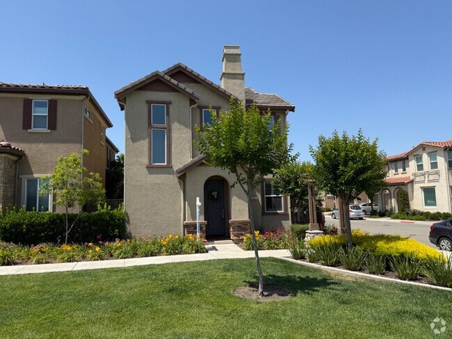 Building Photo - Beautiful Newer Built 3 Bed/2.5 Bath Detac... Rental