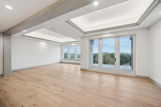 Building Photo - 1717 Bissonnet St Unit 508