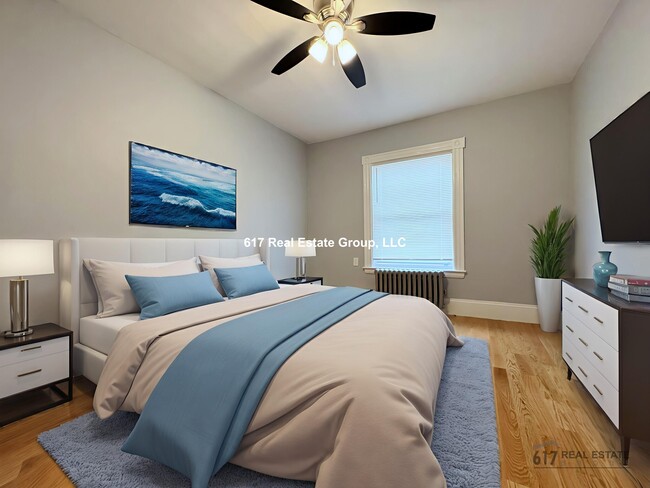 Photo - 4 Everett Square