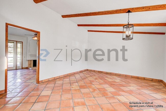 Photo - 24401 Regina St