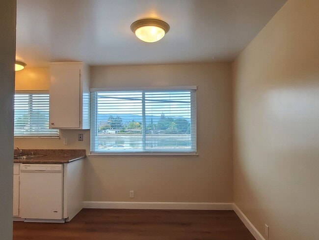 Photo - 661 Nello Dr Unit 4