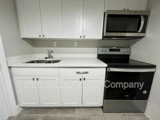 Building Photo - 5305 N Blvd