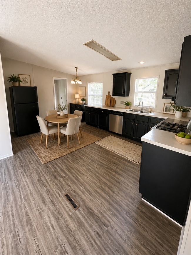 Building Photo - 1905 S Eaton Ave