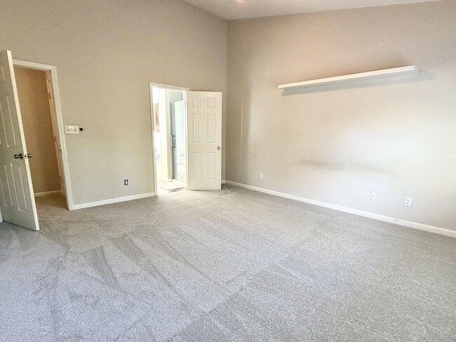 Photo - 520 Skyview Ln