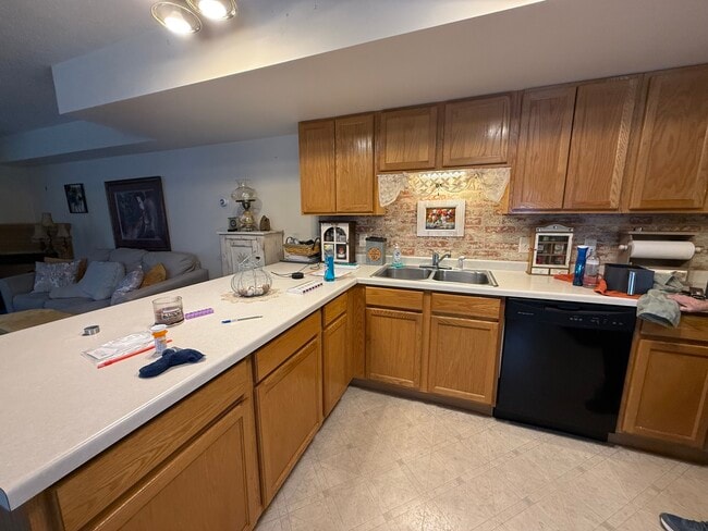 Building Photo - 3563 E Meadows Pl