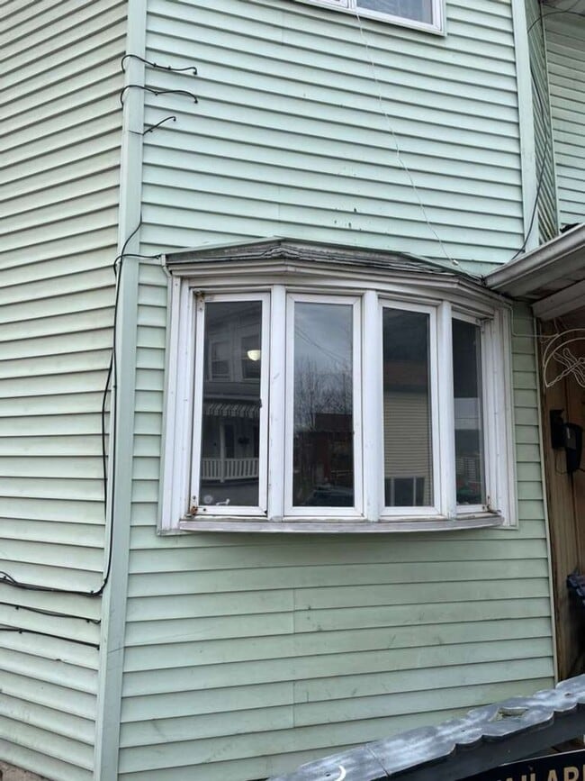 Photo - 315 10th St Unit Rear- 1st Fl.