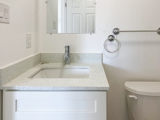 Photo - 630 Cummings Ave Unit 209