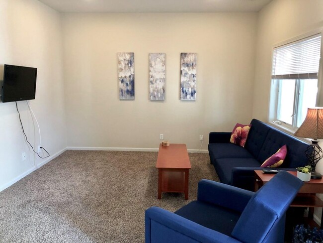 Photo - 2903 Clover Way