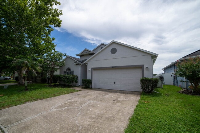 **Charming 4BR/2BA Pond-View Home with Boat Ramp Access – East Orlando **