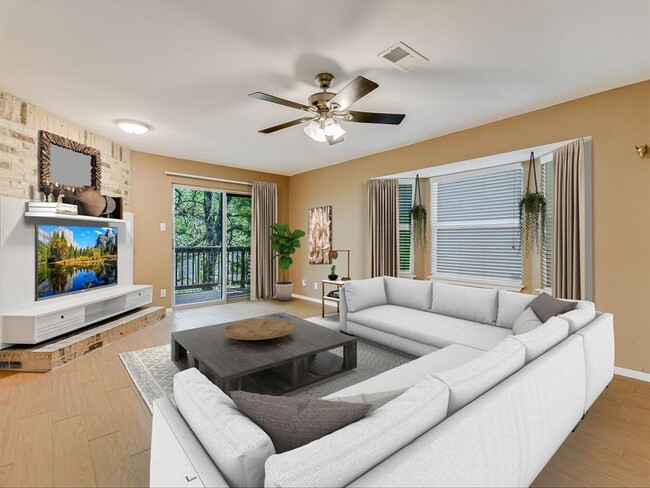 Photo - 1704 Waterloo Tr