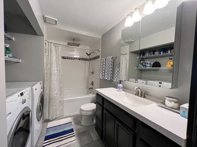 Photo - 8225 Fairmount Dr Unit Apt 3-204