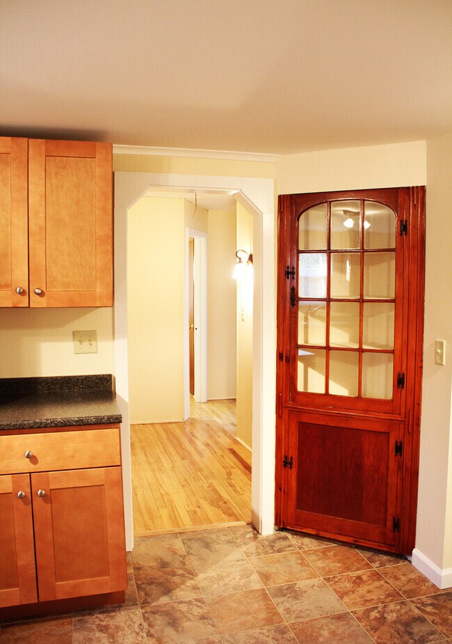 Photo - 68 Chase St Unidad APT B
