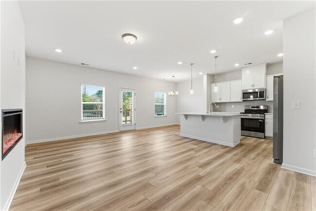 Photo - 22 Jacobs Farm Dr SE