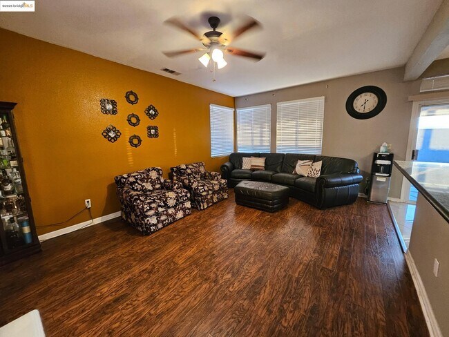 Photo - 2236 Newport Ct