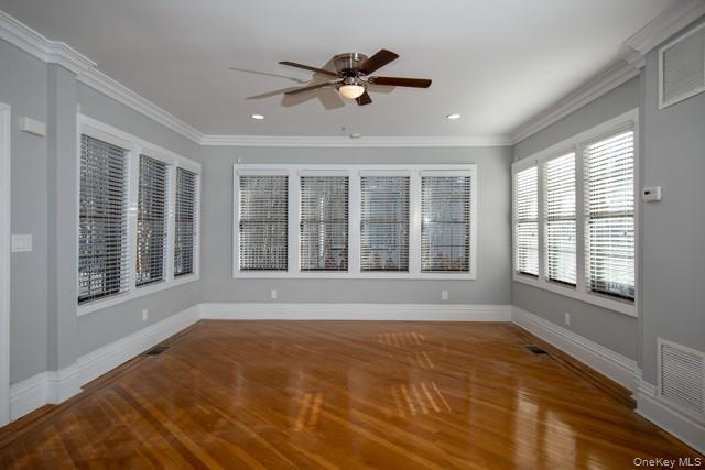 Photo - 576 Scranton Ave Unit 576-4