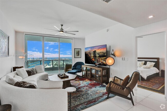 Building Photo - 900 Biscayne Blvd Unit 5602 Rental