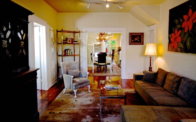 Living Room view to the rear - 2508 Van Buren St Unit 1