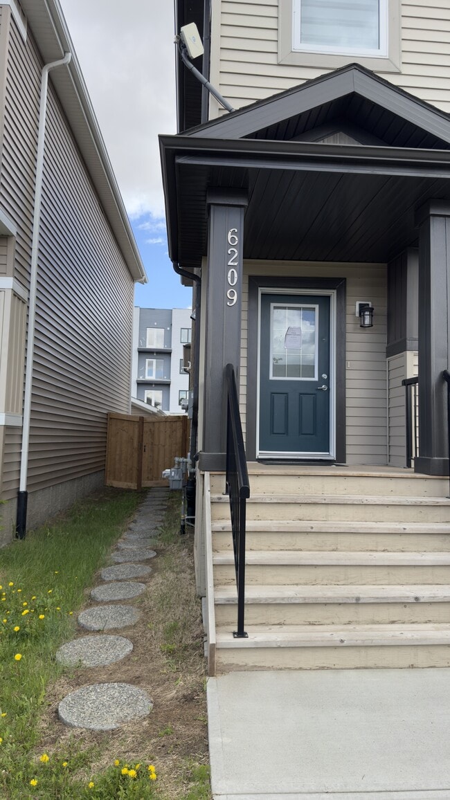 Photo - 6209-6266 66 St NW