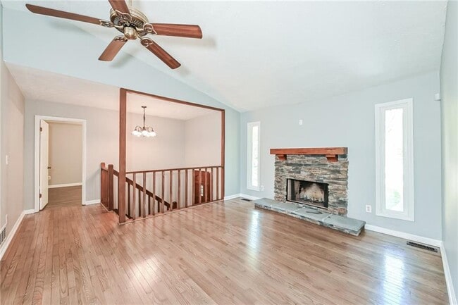 Photo - 3039 Jonathan Ct SW