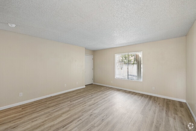Cottage 2BR, 1BA - 874SF - Living Room