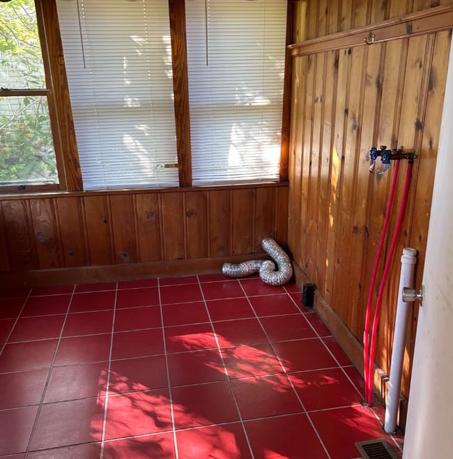 Photo - 110 E Burgess St