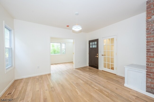 Photo - 231 Waverly Pl