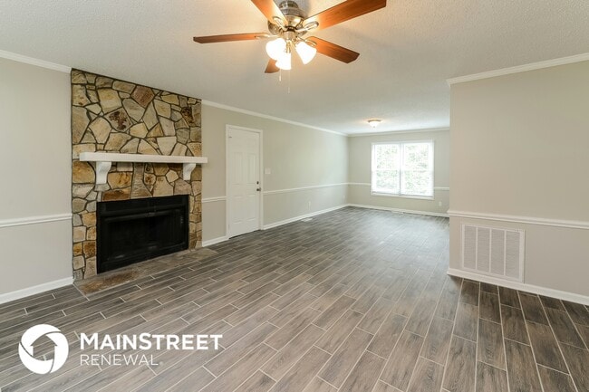 Photo - 2359 Oakton Dr